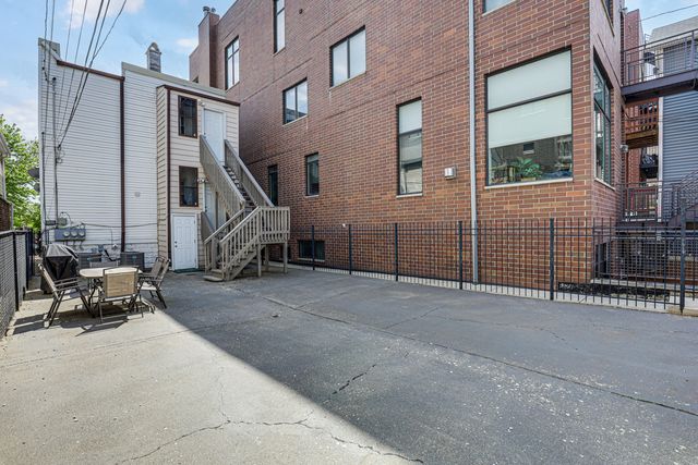 1468 W Ohio Street, Chicago, IL 60642