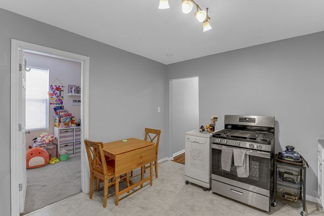 1468 W Ohio Street, Chicago, IL 60642