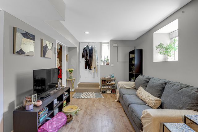 1468 W Ohio Street, Chicago, IL 60642