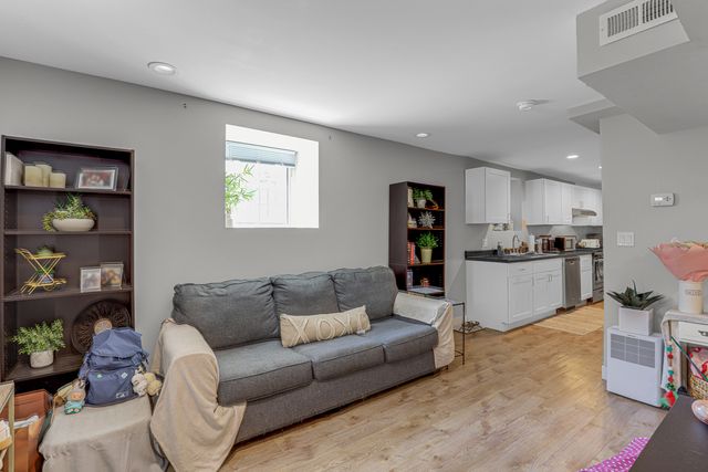 1468 W Ohio Street, Chicago, IL 60642