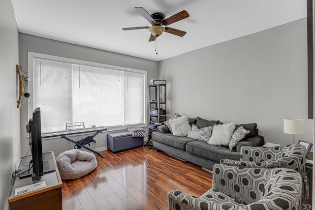 1468 W Ohio Street, Chicago, IL 60642