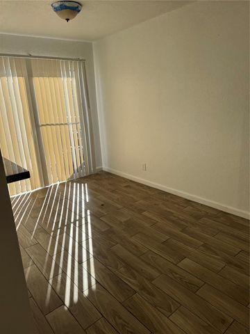 6200 W Tidwell Road 2404, Houston, TX 77092
