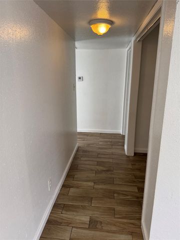 6200 W Tidwell Road 2404, Houston, TX 77092
