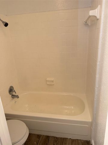 6200 W Tidwell Road 2404, Houston, TX 77092