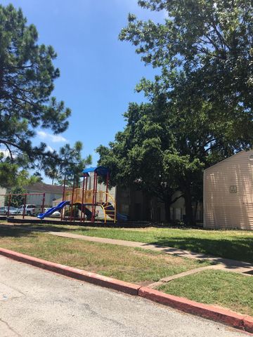6200 W Tidwell Road 2404, Houston, TX 77092