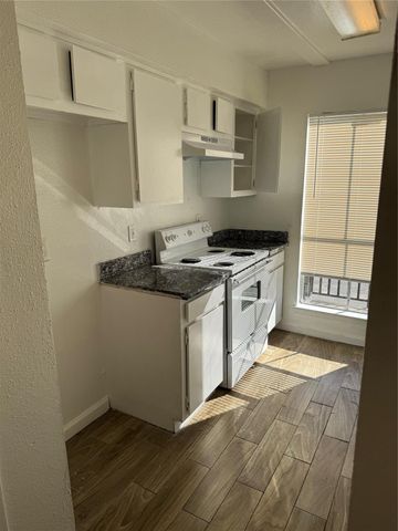 6200 W Tidwell Road 2404, Houston, TX 77092