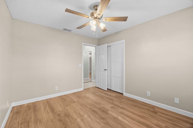 8993 SE Sandridge Avenue, Hobe Sound, FL 33455