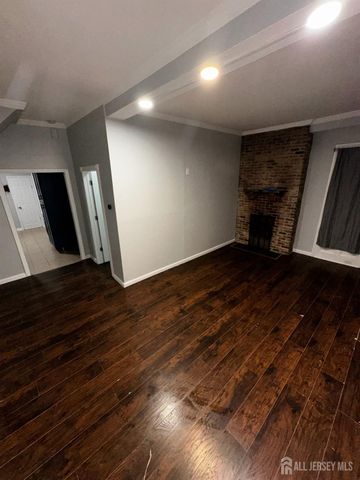 208 E 9th Street E 1, Plainfield, NJ 07060