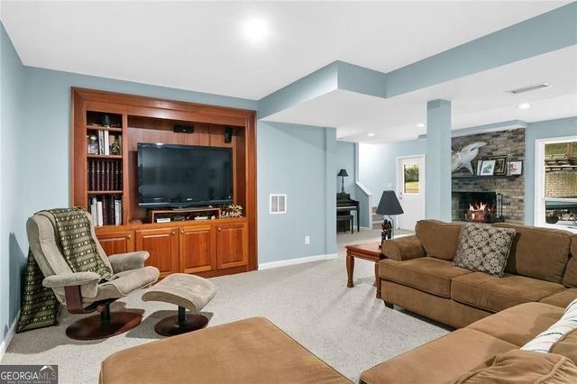 2744 Pinestream Drive NE, Marietta, GA 30068