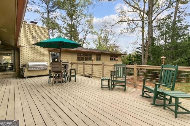 2744 Pinestream Drive NE, Marietta, GA 30068