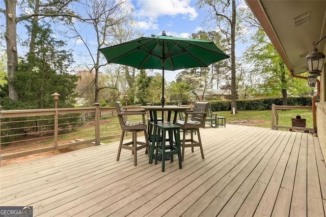 2744 Pinestream Drive NE, Marietta, GA 30068