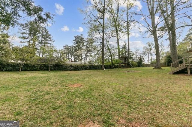 2744 Pinestream Drive NE, Marietta, GA 30068