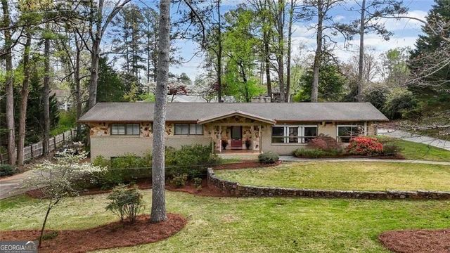 2744 Pinestream Drive NE, Marietta, GA 30068