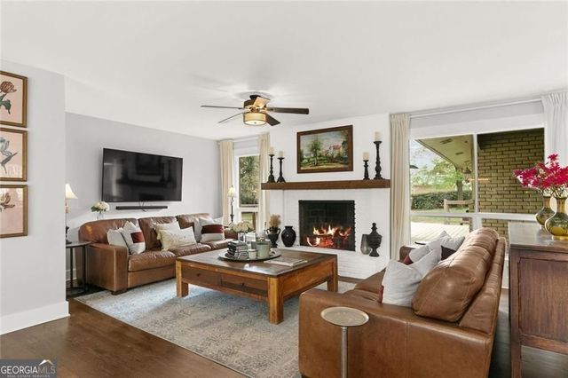 2744 Pinestream Drive NE, Marietta, GA 30068