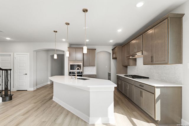 130 Gallant Fox, Castroville, TX 78009