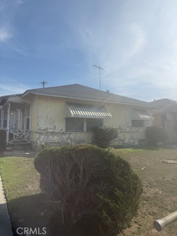 13502 S San Pedro, Los Angeles, CA 90061