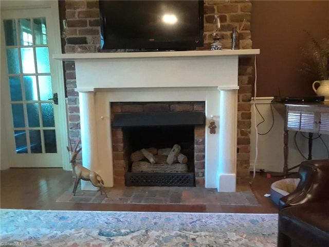 216 W Hunter Street, Madison, NC 27025