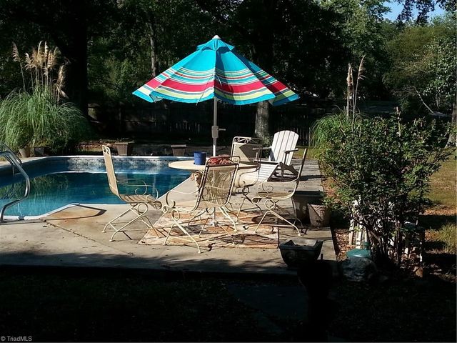 216 W Hunter Street, Madison, NC 27025