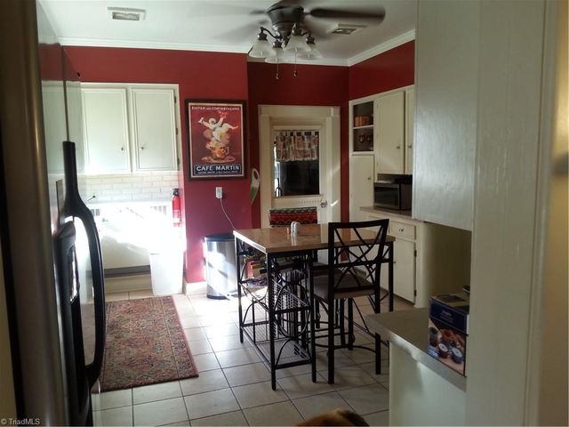 216 W Hunter Street, Madison, NC 27025