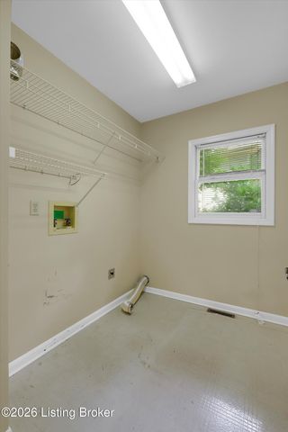 12013 Parkland Ct, Louisville, KY 40243