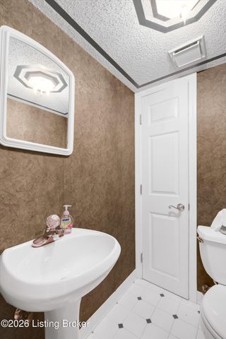 12013 Parkland Ct, Louisville, KY 40243