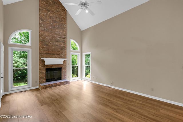 12013 Parkland Ct, Louisville, KY 40243