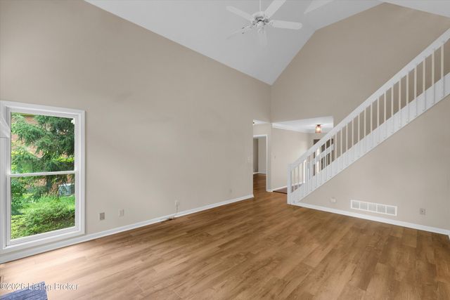 12013 Parkland Ct, Louisville, KY 40243