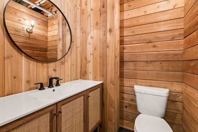 1323 Strawberry Hill Road S, Afton, MN 55001