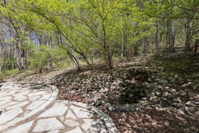 1323 Strawberry Hill Road S, Afton, MN 55001