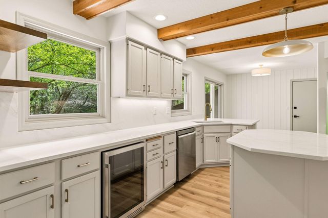 1323 Strawberry Hill Road S, Afton, MN 55001