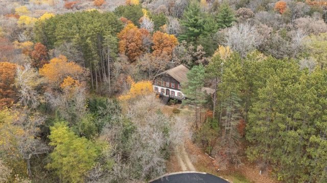 1323 Strawberry Hill Road S, Afton, MN 55001
