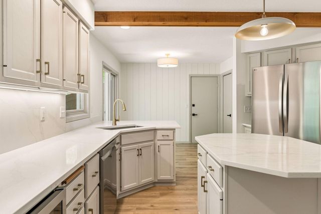 1323 Strawberry Hill Road S, Afton, MN 55001