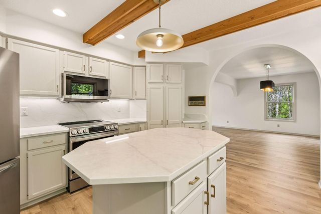 1323 Strawberry Hill Road S, Afton, MN 55001