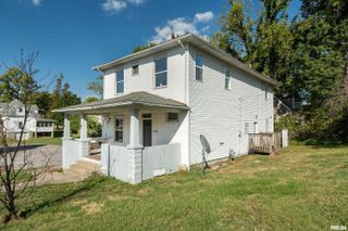 609 S POPLAR Street, Carbondale, IL 62901