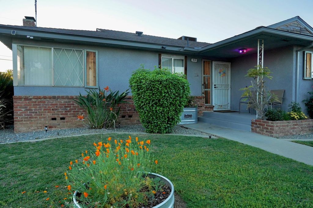 Image 13 of property listing at 5419 N Callisch, Fresno, CA 93710