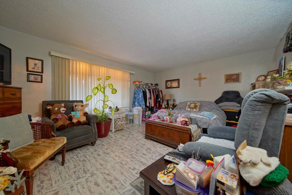 Image 26 of property listing at 5419 N Callisch, Fresno, CA 93710