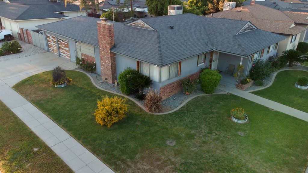 Image 4 of property listing at 5419 N Callisch, Fresno, CA 93710