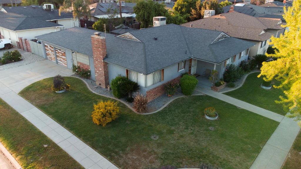 Image 6 of property listing at 5419 N Callisch, Fresno, CA 93710