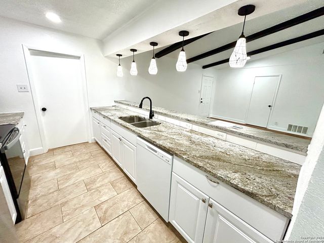 624 JAMIE SUE DR, Converse, TX 78109