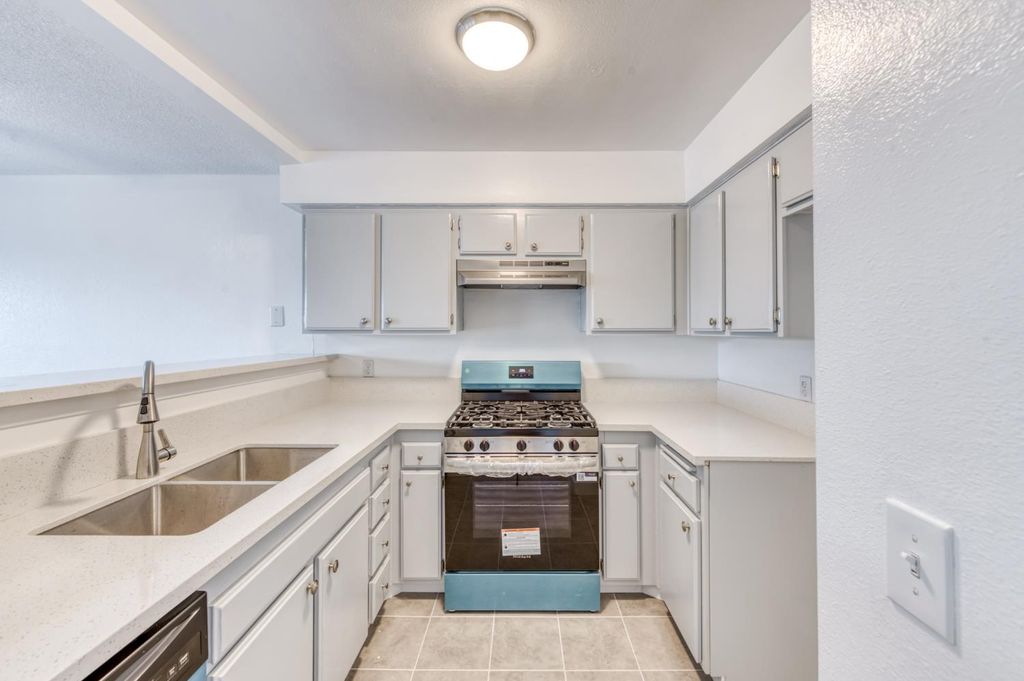 Image 10 of property listing at 4860 E Lane Avenue # 230, Fresno, CA 93727