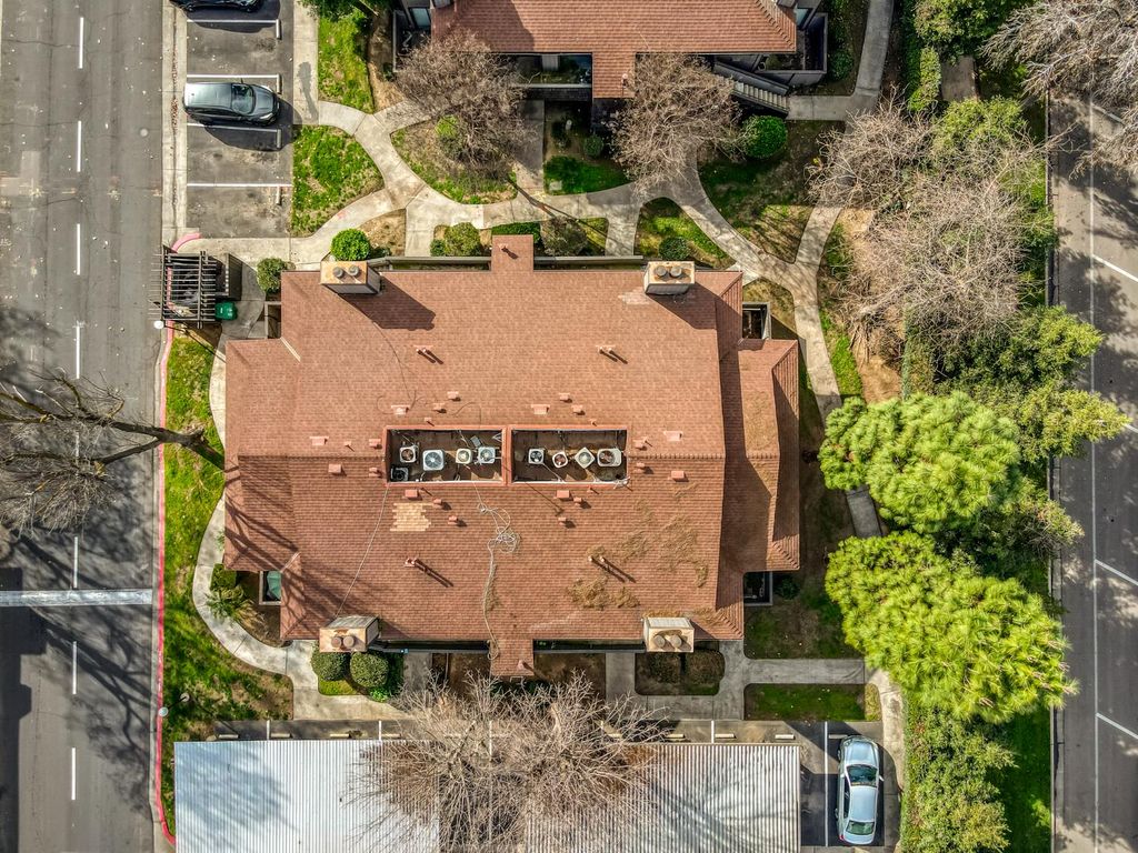 Image 19 of property listing at 4860 E Lane Avenue # 230, Fresno, CA 93727