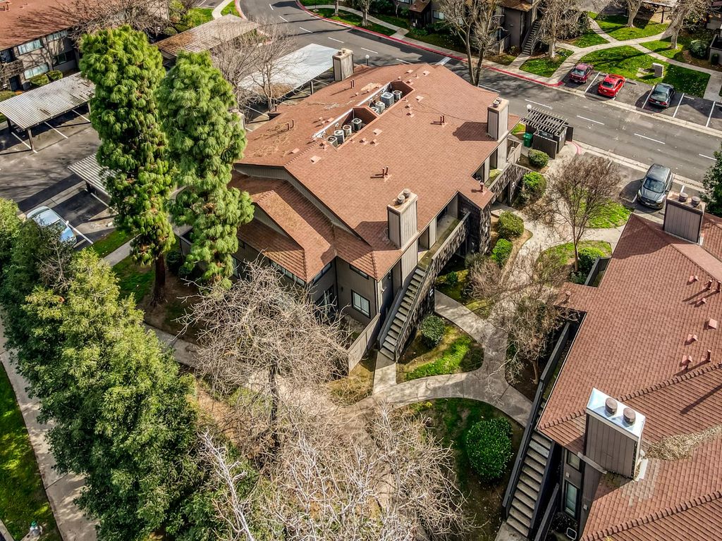 Image 20 of property listing at 4860 E Lane Avenue # 230, Fresno, CA 93727