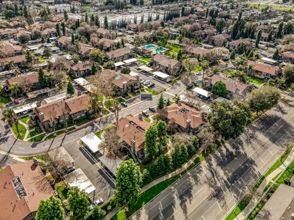 Image 22 of property listing at 4860 E Lane Avenue # 230, Fresno, CA 93727