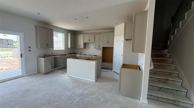 278 Crater Lake DR, Dripping Springs, TX 78620