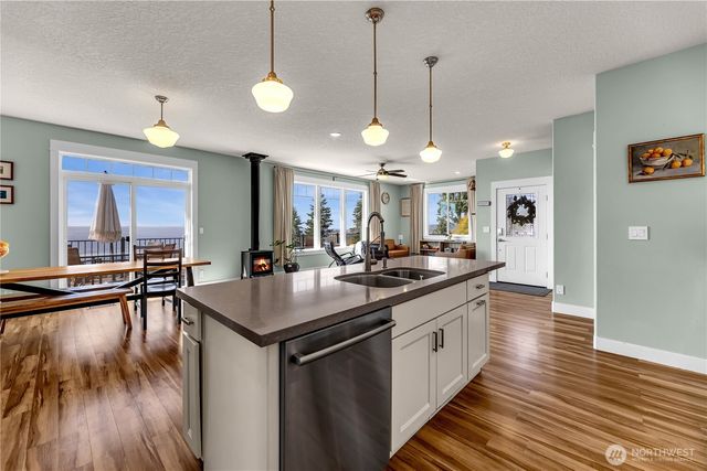 251 Shipview Road, Kalama, WA 98625