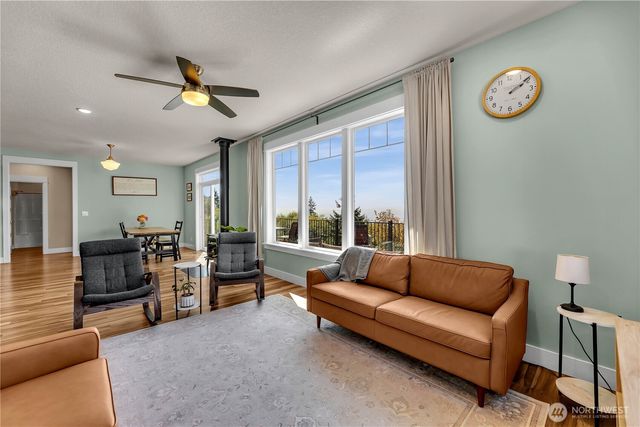 251 Shipview Road, Kalama, WA 98625