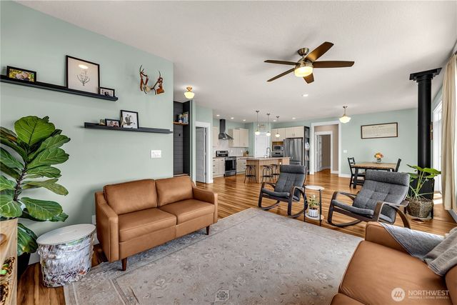 251 Shipview Road, Kalama, WA 98625