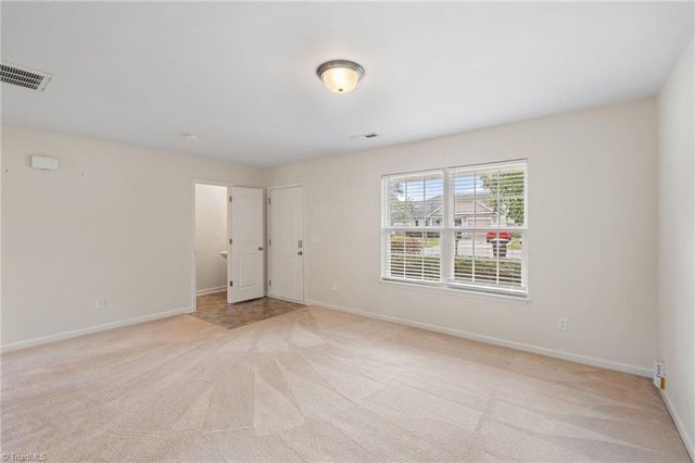 5027 Hogan Point Court, Winston-salem, NC 27127