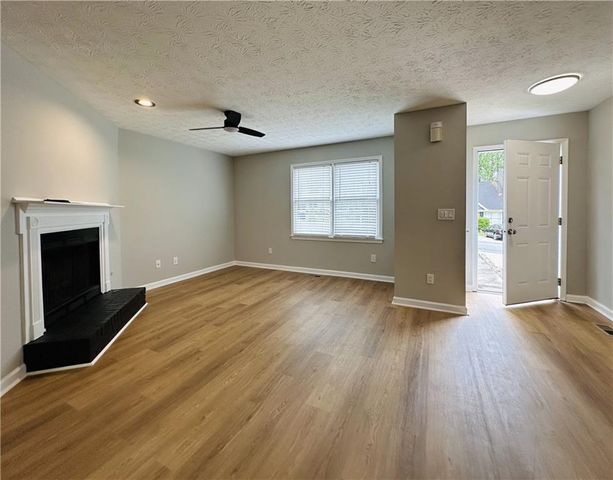 1016 Kennesborough Road NW, Kennesaw, GA 30144