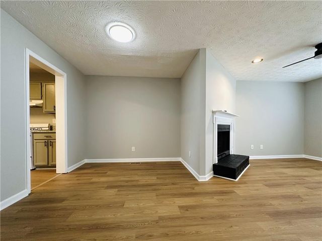1016 Kennesborough Road NW, Kennesaw, GA 30144